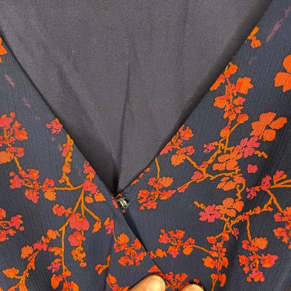Slate & Willow Navy Smocked Waist Red Orange Printed Florals Dress Size XS - Picture 11 of 15